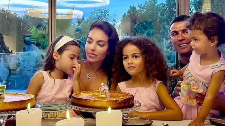 Kriştiano Ronaldonun sevgilisi ulduz futbolçunun gündəlik həyatından danışıb