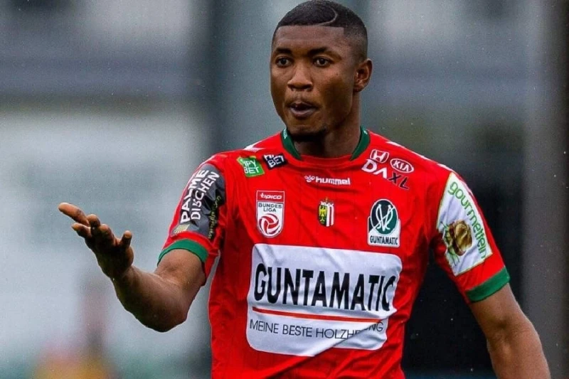 "Dinamo" müdafiəçi üçün "Neftçi"dən daha çox pul tələb edir