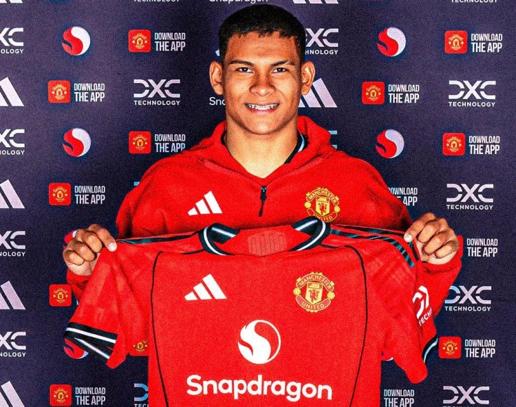 "Mançester Yunayted" 18 yaşlı müdafiəçi transfer etdi - RƏSMİ