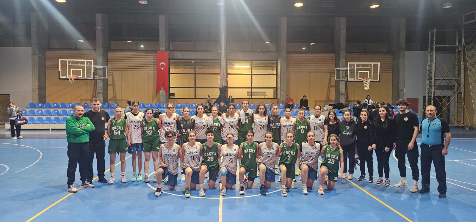 Qızlardan ibarət millilərimizdən parlaq qələbələr