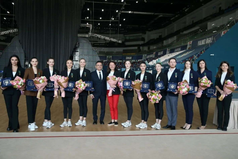 Mədət Quliyev Azərbaycan yığmasının üzvlərini medalla təltif etdi