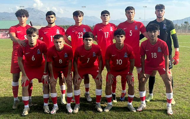 U-18 Qəbələyə toplaşır