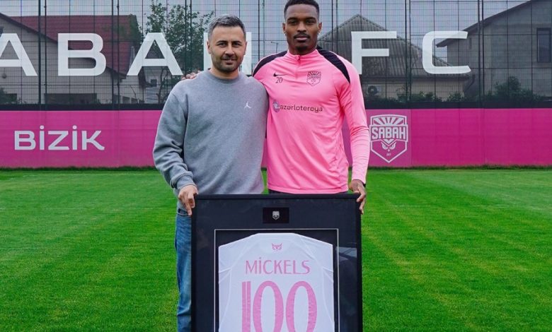 Coy-Lens Mikelsə xüsusi forma verildi