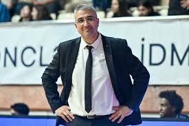 "Xəzri"nin baş məşqçisi: "Məncə, bunu düşünüb xoşbəxt olmağımız lazımdır"