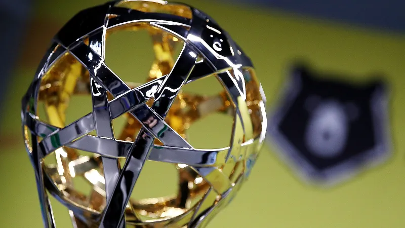 Dünyada transferlərə ən çox pul xərcləyən ölkələr müəyyənləşib