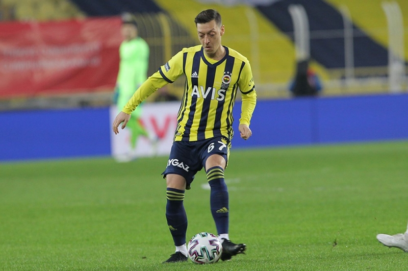 Mesut Özildən 100 min avroluq yardım