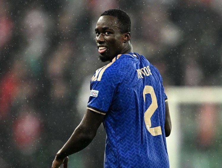 "Liverpul" İtaliya millisinin müdafiəçisini transfer etmək istəyir