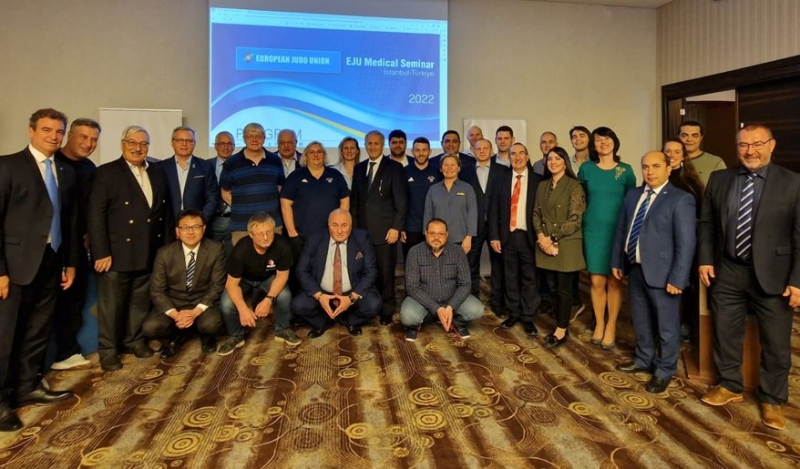 Cüdo Federasiyasının həkimləri beynəlxalq seminarda iştirak edir