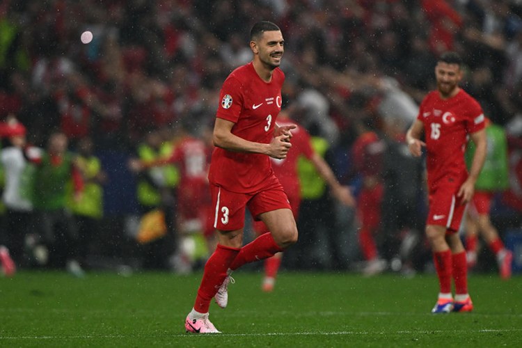 5 futbolçu Türkiyə millisinin tarixi oyununda iştirak etməyəcək