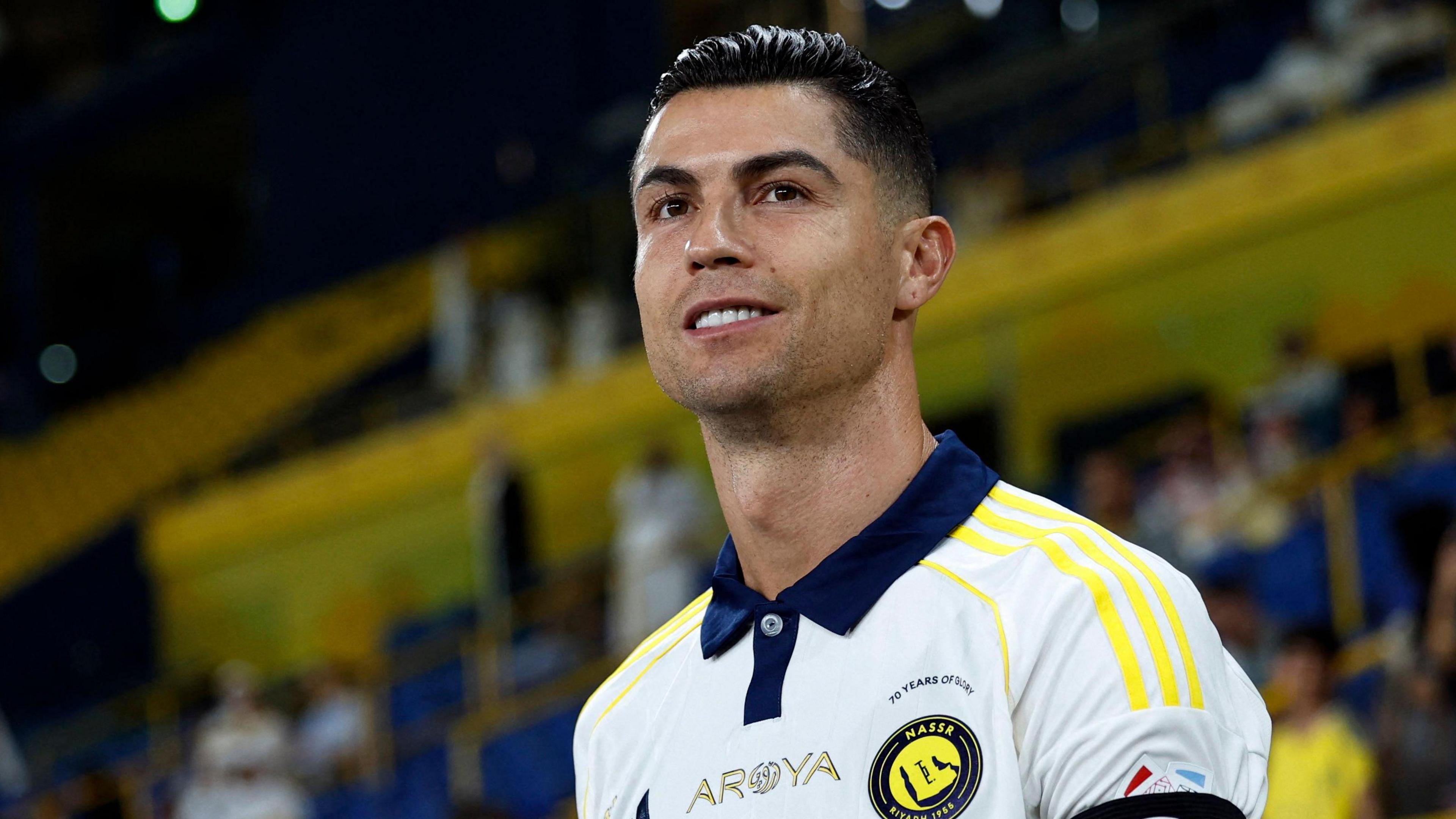 Serxio Ramos Kriştiano Ronaldonu yanına çağırır