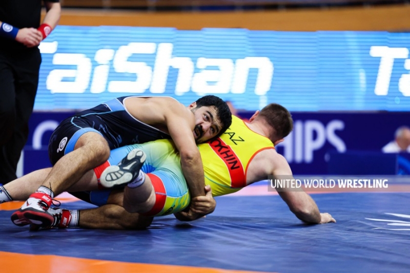 Azərbaycan güləşçisi DÇ-də 2-ci oldu