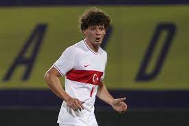 "Zenit" türk hücumçu ilə maraqlanır