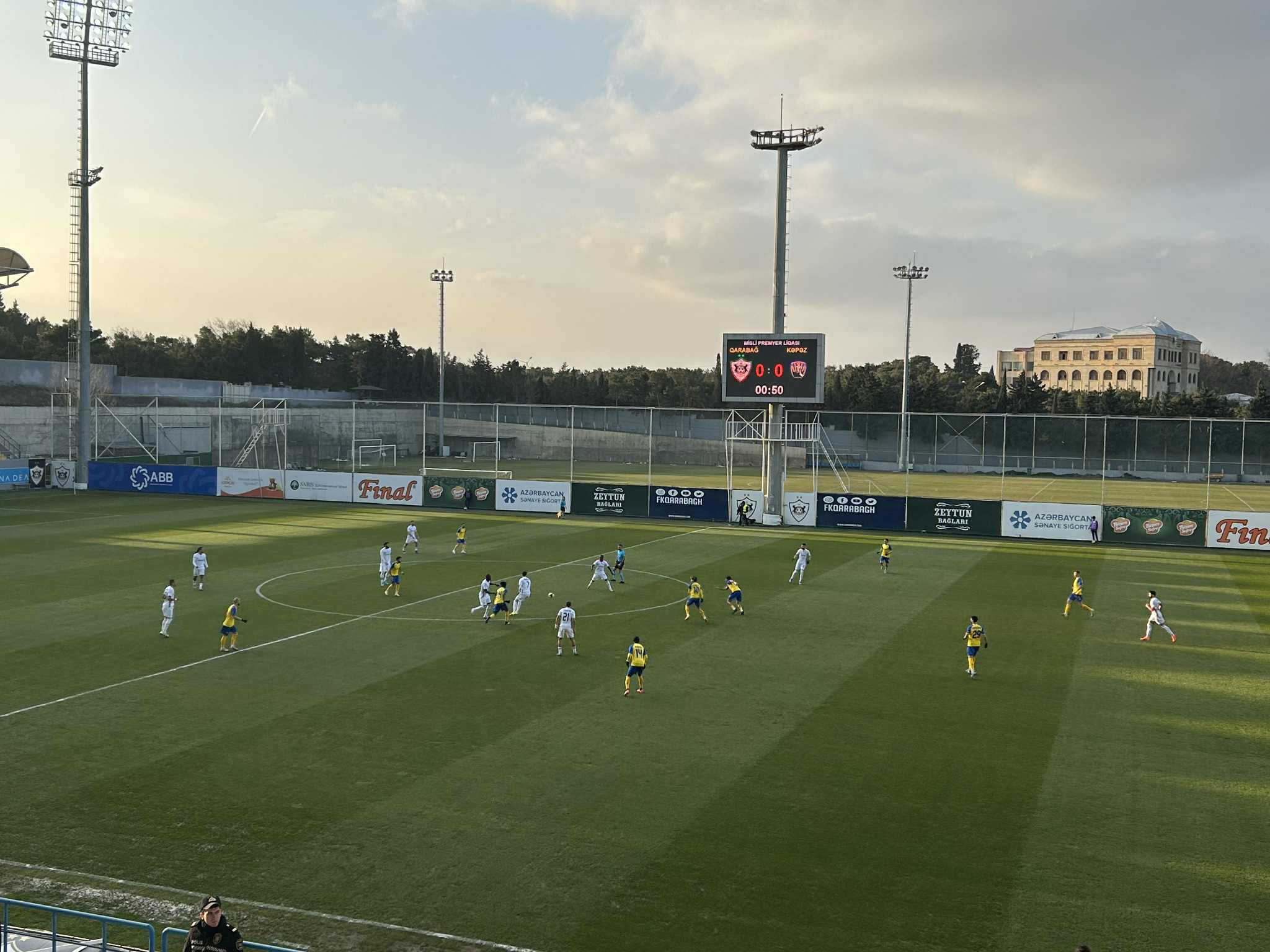 "Qarabağ" "Kəpəz"ə qarşı - Oyun başladı