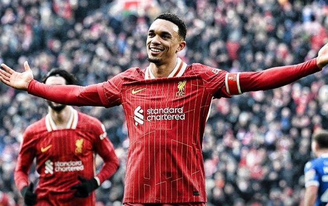 "Liverpul" darmadağınla növbəti mərhələdə