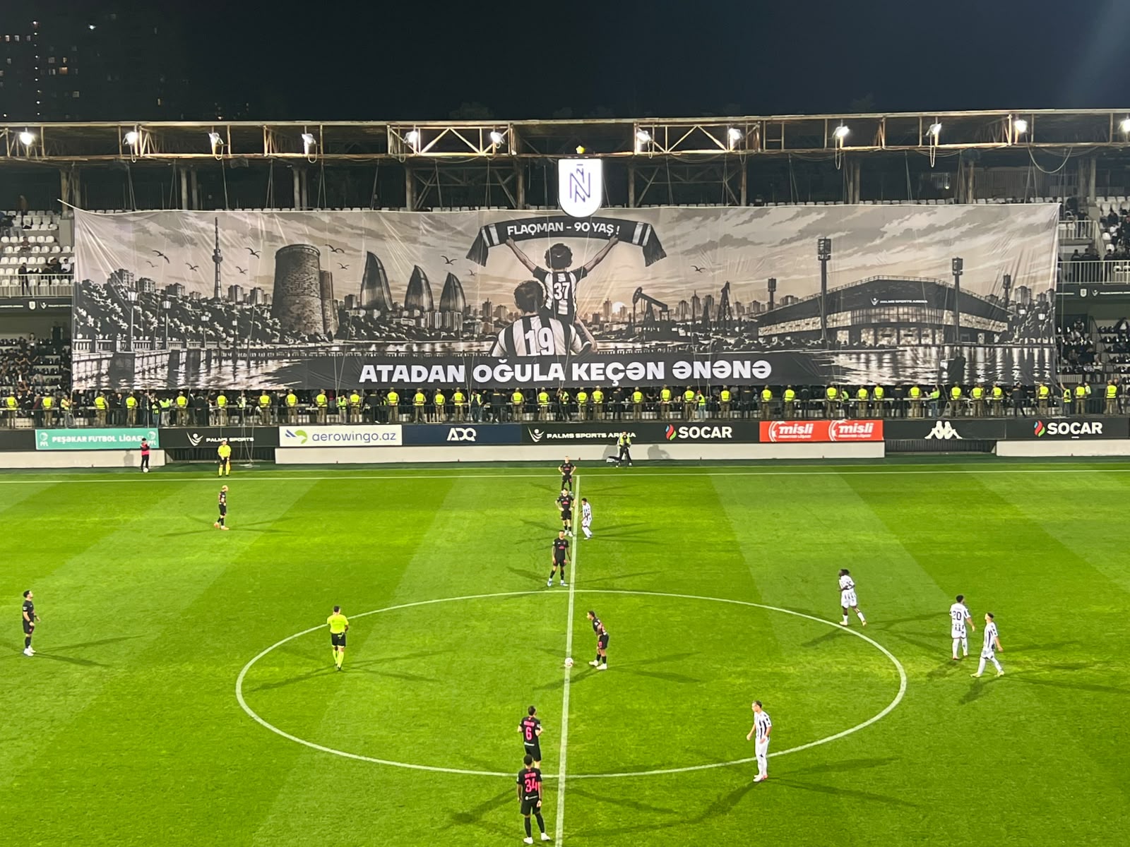 "Palms Sports Arena"da liderlərin qarşıdurması - Oyun başladı