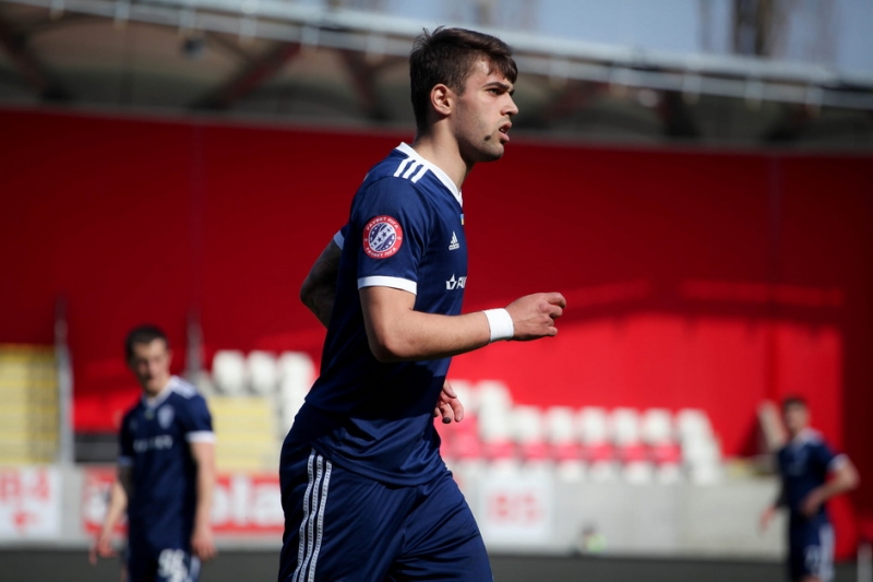 Əhmədzadənin komandası böyük hesabla uduzdu