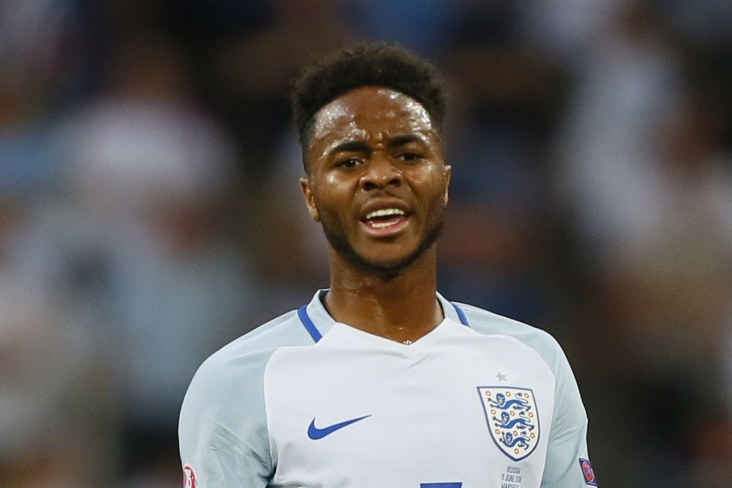 Premyer Liqanın iki klubu Rahim Sterlinqi transfer etmək istəyir