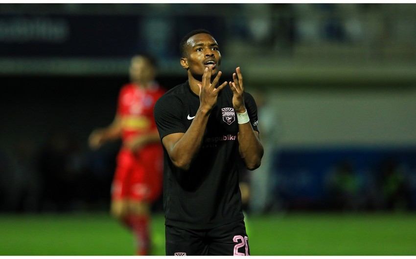 Coy-Lens Mikels: "Neftçi"dən üstün idik"