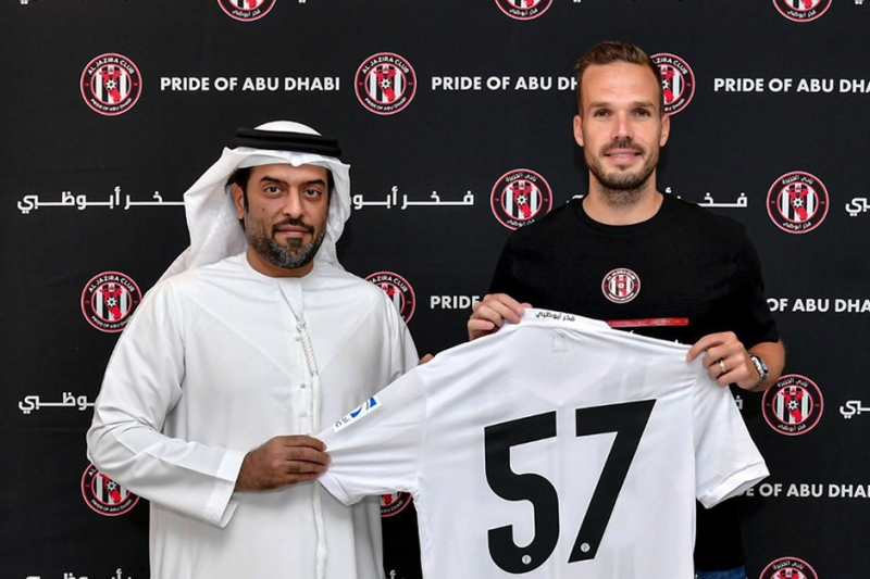 “Fənərbaxça”dan ayrılan futbolçu BƏƏ klubunda