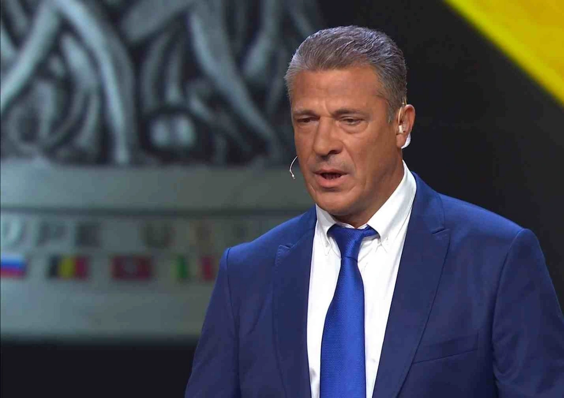 Vəli Qasımov: "Böyüklərə məşq keçməmişik, sadəcə, onları yığmışıq"