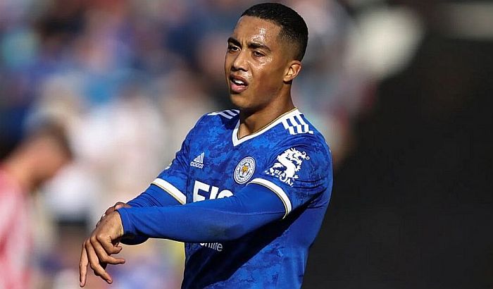 “Əl-İttihad” İngiltərə klubunun yarımmüdafiəçisi ilə maraqlanır