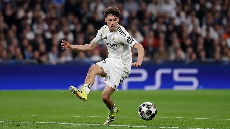 "Sanderlend" "Real"ın yarımmüdafiçisinə görə 15 milyon avro ödəməyə hazırdır