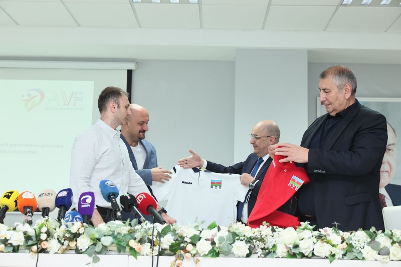 "Azərbaycan millisinin əsas heyətini yaxın günlərdə müəyyənləşdirəcəm" - yeni baş məşqçi