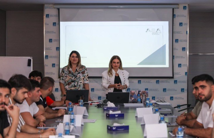 "Qarabağ" məşqçilərin peşəkar inkişafına yönəlmiş yeni təlim proqramına start verib