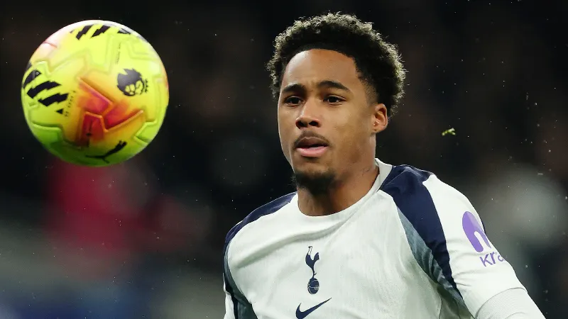 "Tottenhem" əsas futbolçularından birini uzun müddətə itirdi