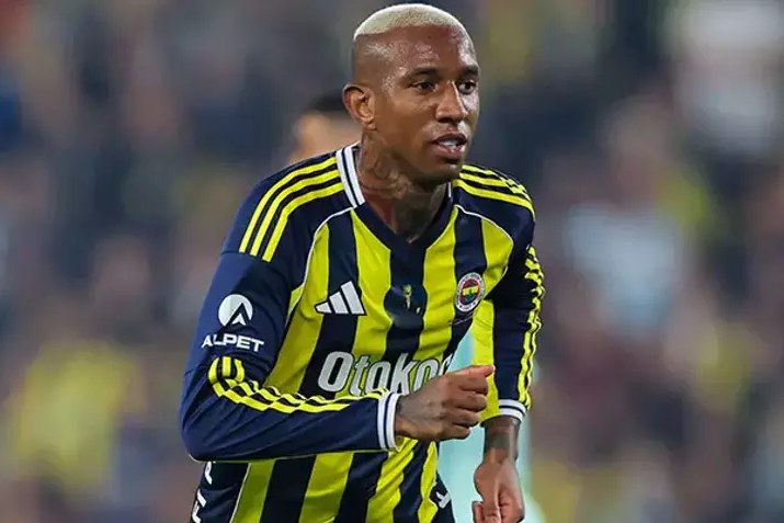 "Fənərbaxça" braziliyalı futbolçuya müqavilə təklif etdi