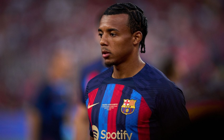 "Barselona"nın müdafiəçisi İngiltərə Premyer Liqasında çıxış edə bilər