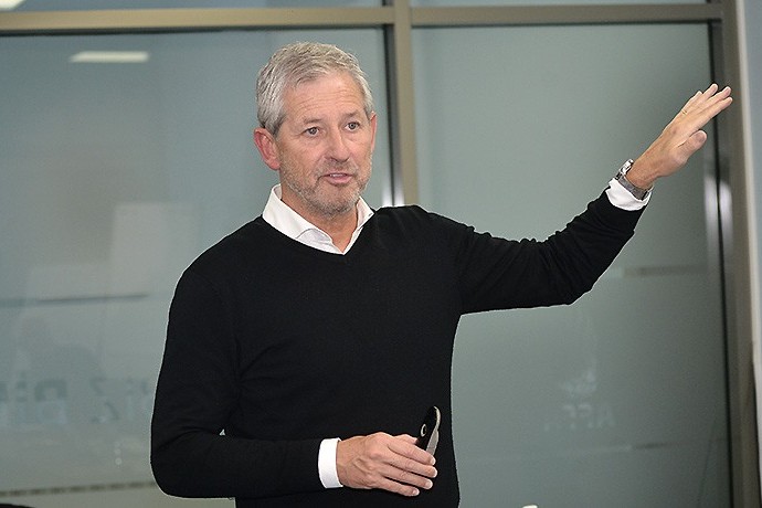 Frank De Bleker: "Açıq və şəffaf ünsiyyətlə yaxından çalışırıq"