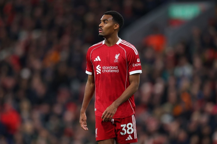 "Liverpul" niderlandlı futbolçu ilə müqavilənin müddətini uzatdı