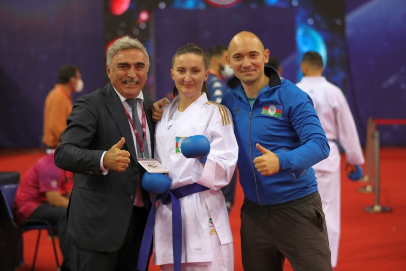 Zaretska dünya çempionu, Qurbanlı üçüncü oldu