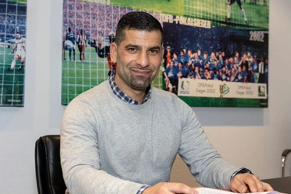 “Şalke”də yeni baş məşqçi