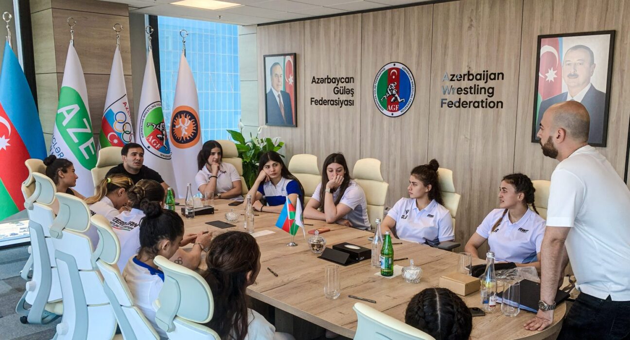 Milli komanda üzvləri yeni qaydalarla tanış oldu