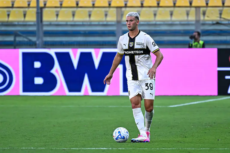 "Benfika" Avstraliya millisinin müdafiəçisini transfer edir