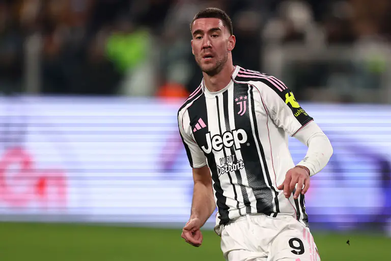 "Beşiktaş" serb hücumçuya illik 8 milyon avro maaş təklif etdi