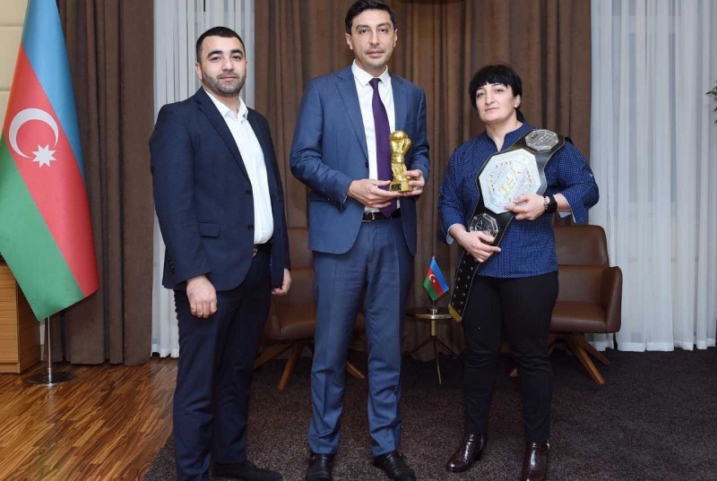 Azərbaycanın tanınmış idmançısı polis idarəsinin həyətində qarət olundu