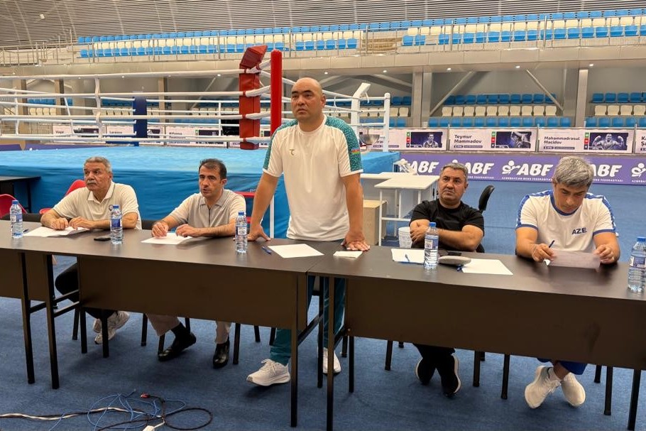 Boks məşqçilərilə ilin ilk 6 ayının yekunları ilə bağlı görüş keçirilib