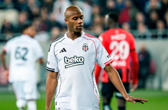 Portuqaliyalı müdafiəçi "Beşiktaş"dan ayrılır