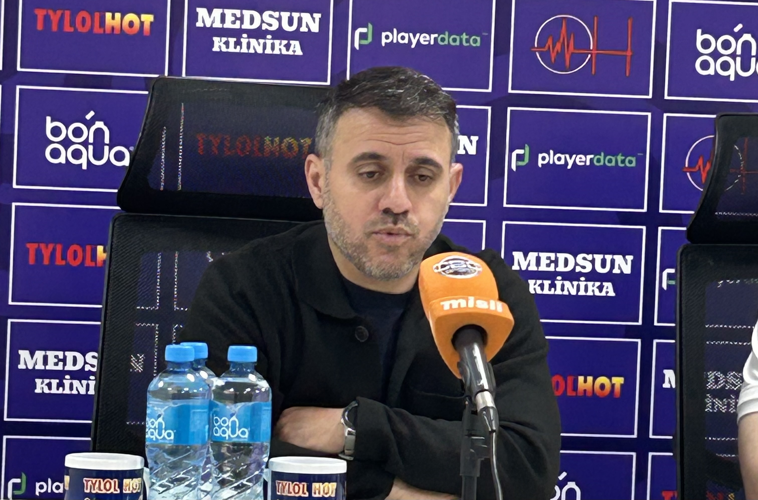 Ayxan Abbasov: “Futbolçular bu ağır qrafikdə ruhdan düşmədi”