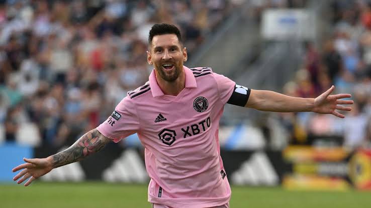 Lionel Messi 1176-cı oyununda bunu bacardı