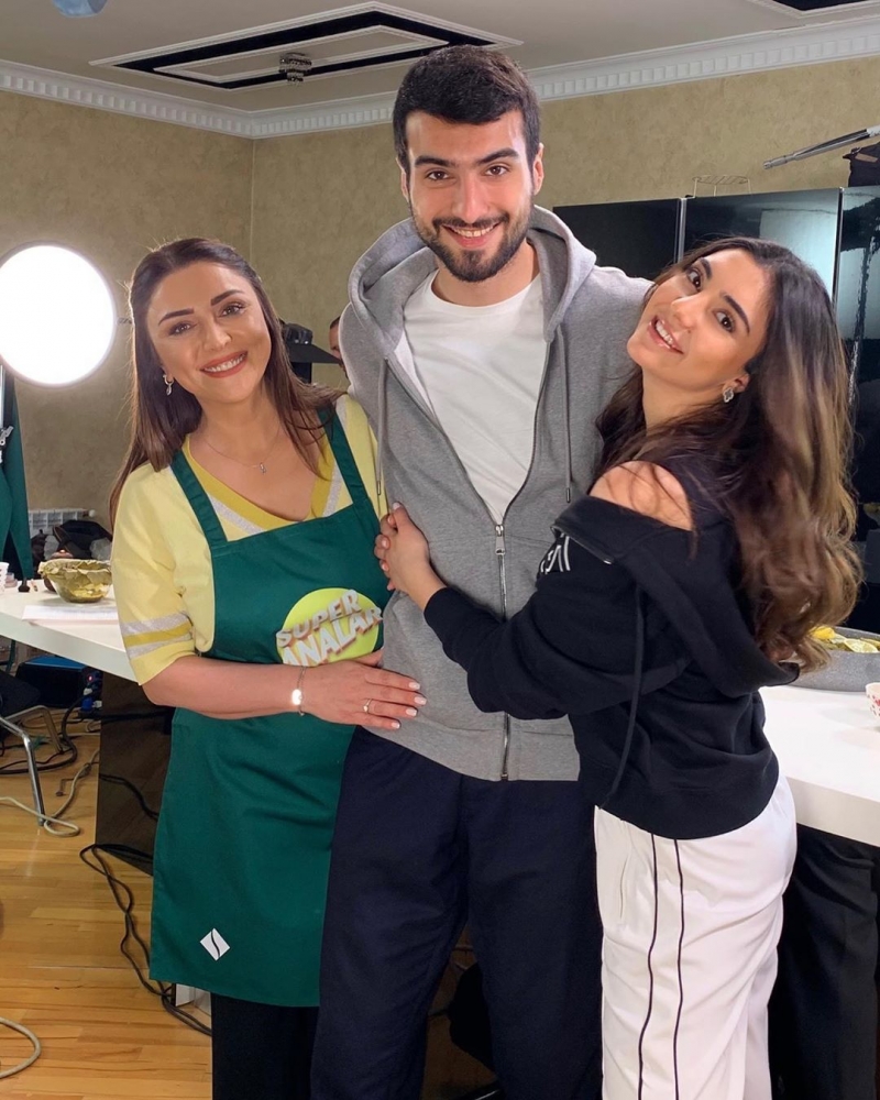 Mahir Emreli "Legiya"da yaxşıdan da yaxşı saydığı başlanğıc, daimi "hoca"sı Qurban Qurbanovla telefon söhbətləri, millidəki qol həsrətinə son qoymaq istəyi haqda: "Hətta zaqatalalıların Varşavada restoranı var, orda bizim mətbəxin yeməklərini də yeyirəm"