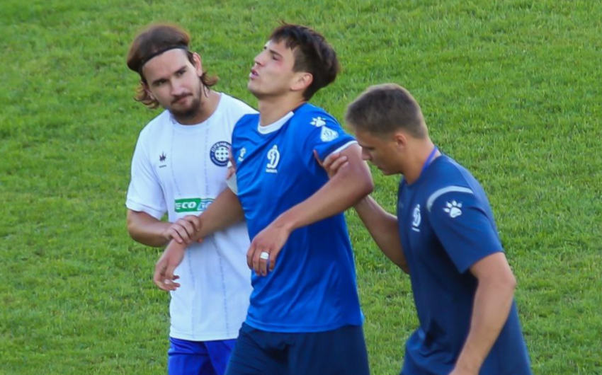 Rusiyalı futbolçu vurduğu qolu qeyd edərkən ciddi zədələnib