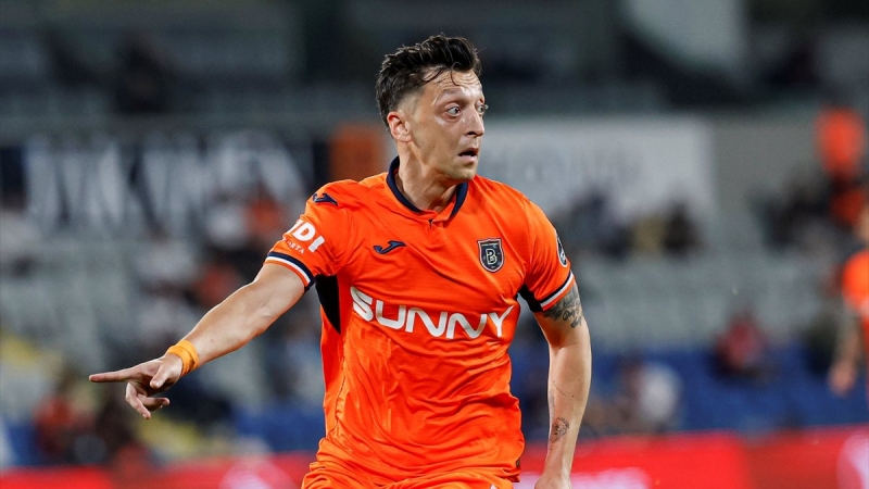 “Başakşəhər”də Özil şoku