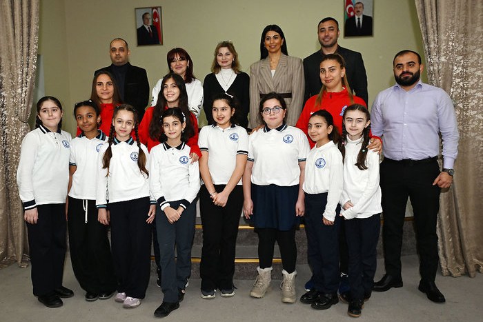 Millimizin üzvləri məktəblilərlə görüşdülər