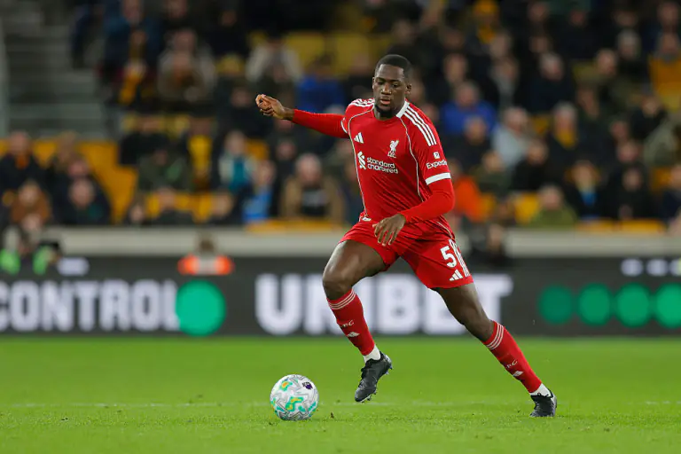 "Liverpul" fransalı müdafiəçiyə yeni müqavilə təklif edib