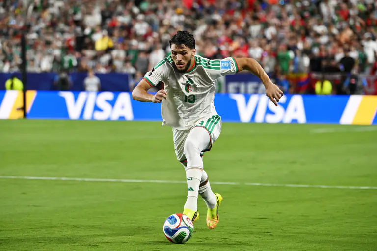 "Brayton" Əlcəzair millisinin müdafiəçisini transfer etdi