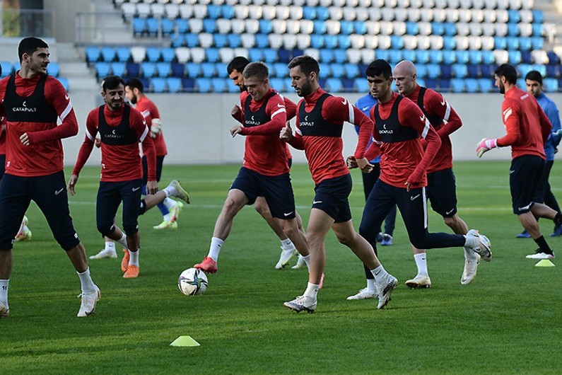 Daha bir futbolçu millimizin heyətindən kənarlaşdırıldı